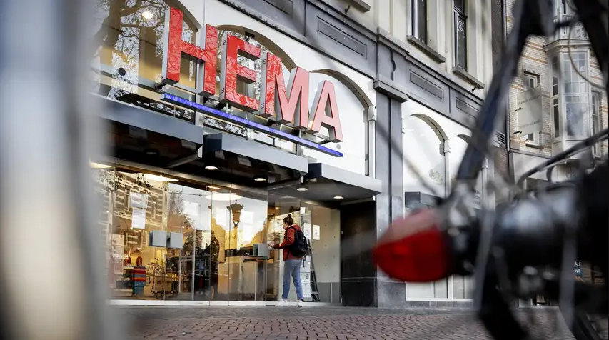 HEMA sleept Gouden Loeki binnen met kerstcommercial