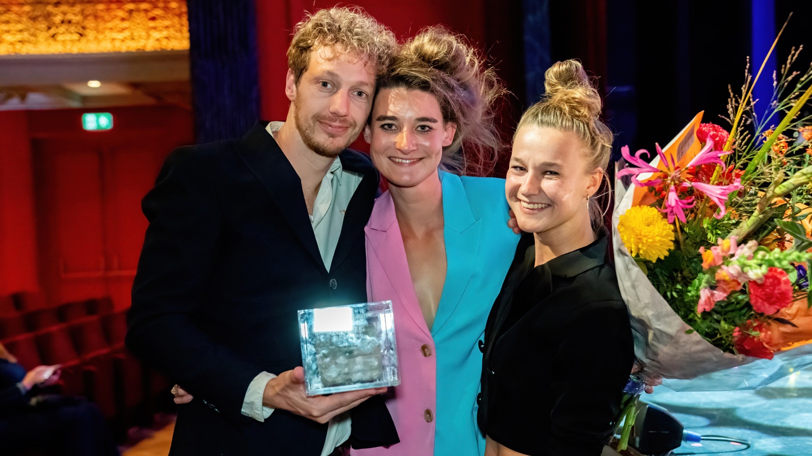 Kirsten heeft een relatie met een man én een vrouw: 'Wilde niet bij hem