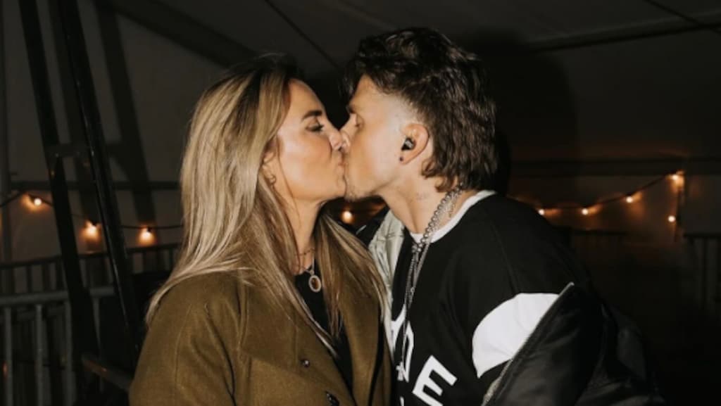 Monique spreekt liefde voor André Hazes uit: 'Ondanks alles 10 jaar mijn Valentijn'