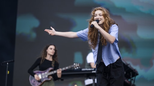 Froukje sleept prijs binnen van beste artiest bij 3FM Awards