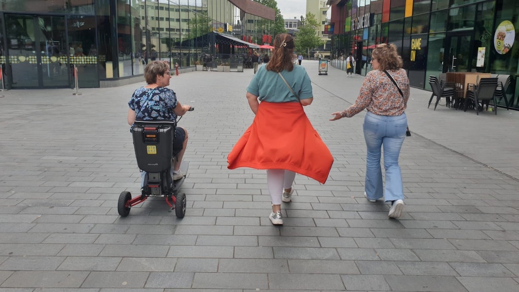 Kerstin (links) op pad met vriendinnen.