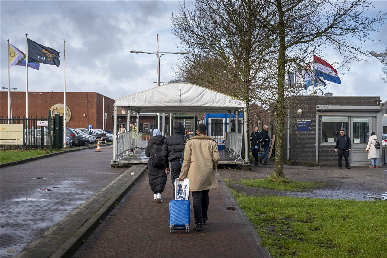 Opnieuw te veel asielzoekers in Ter Apel: tweede boete voor COA