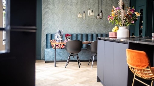 Binnenkijken bij kleurrijk 'pindakaas-met-hagelslaginterieur'