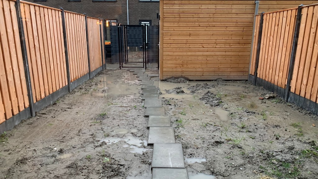 De tuin vóór de verbouwing.