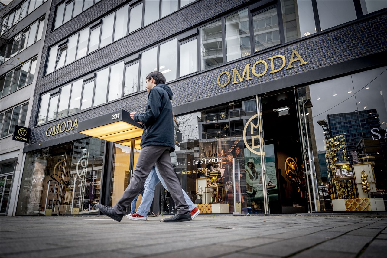 Omoda neemt schoenenketen Van den Assem over