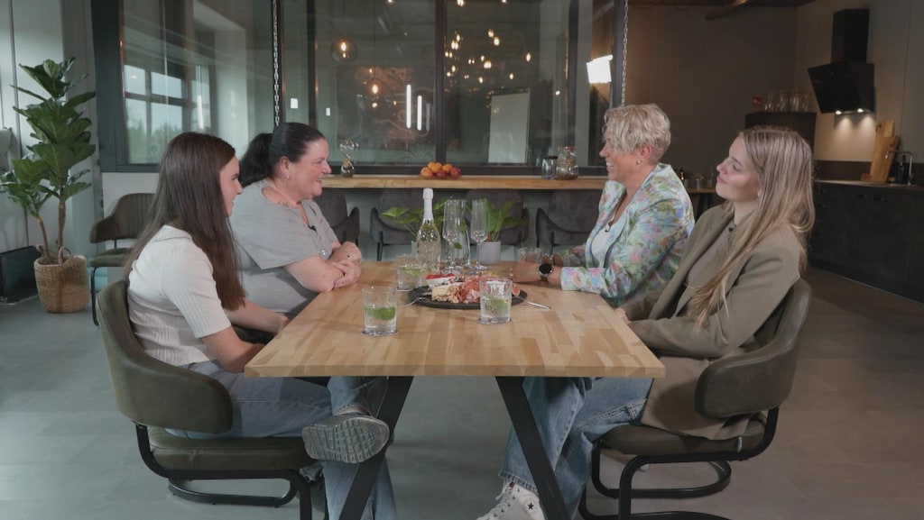 Steenrijk gezin verrast straatarm gezin met make-over huis: 'Eindelijk een bureau'