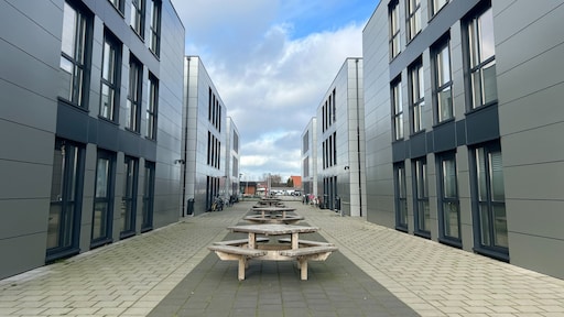 Iedereen wil nette huisvesting, maar niemand wil 'Polenhotel' in de achtertuin