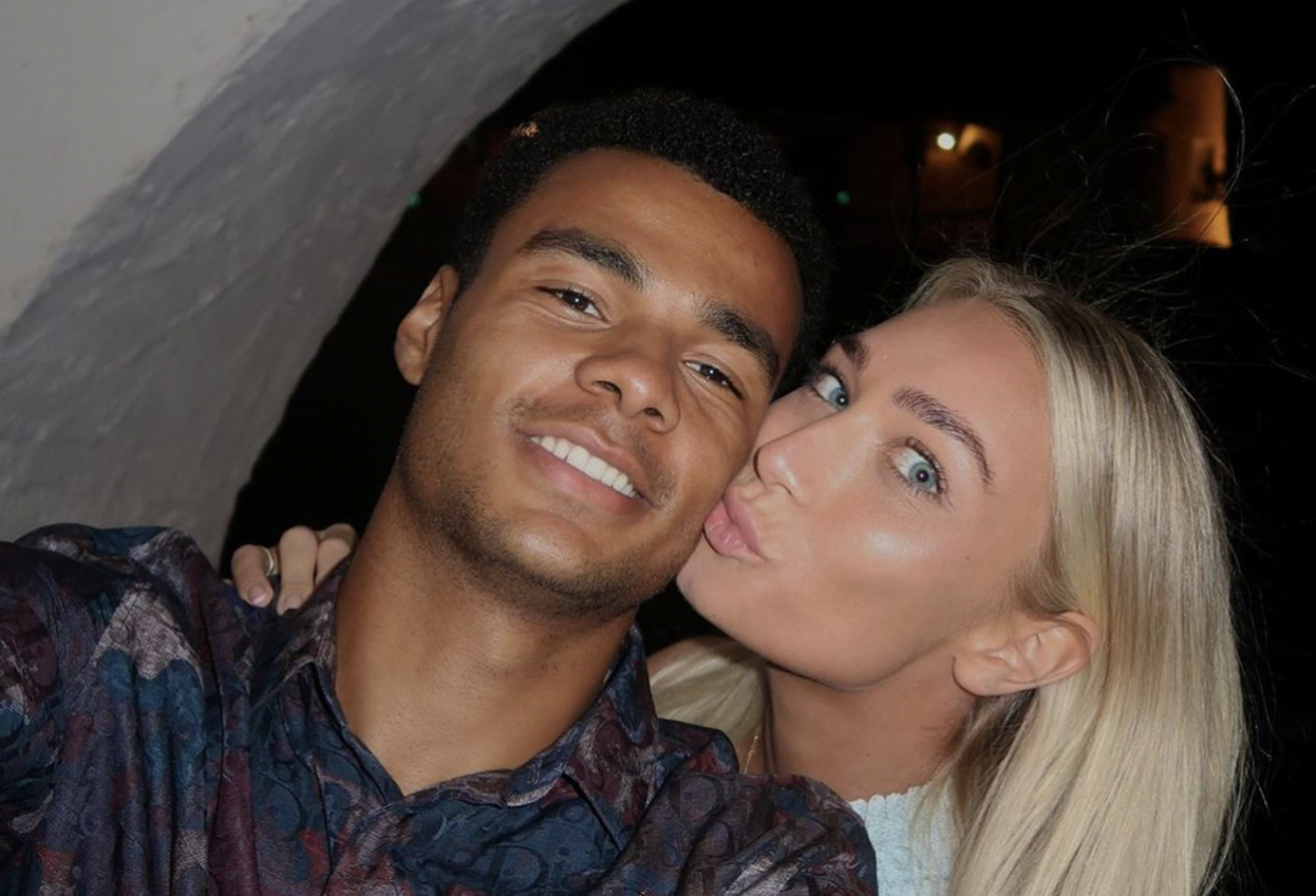 Voetballer Cody Gakpo en vriendin Noa verwachten tweede kind: 'Ons gezin groeit'