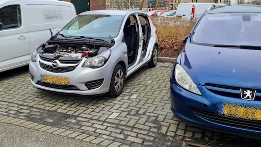 Twee deuren en motorkap van auto gestolen in Zoetermeer: 'Bijzonder'