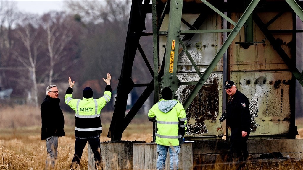Europese fabriek Tesla lamgelegd, linkse actiegroep claimt sabotage