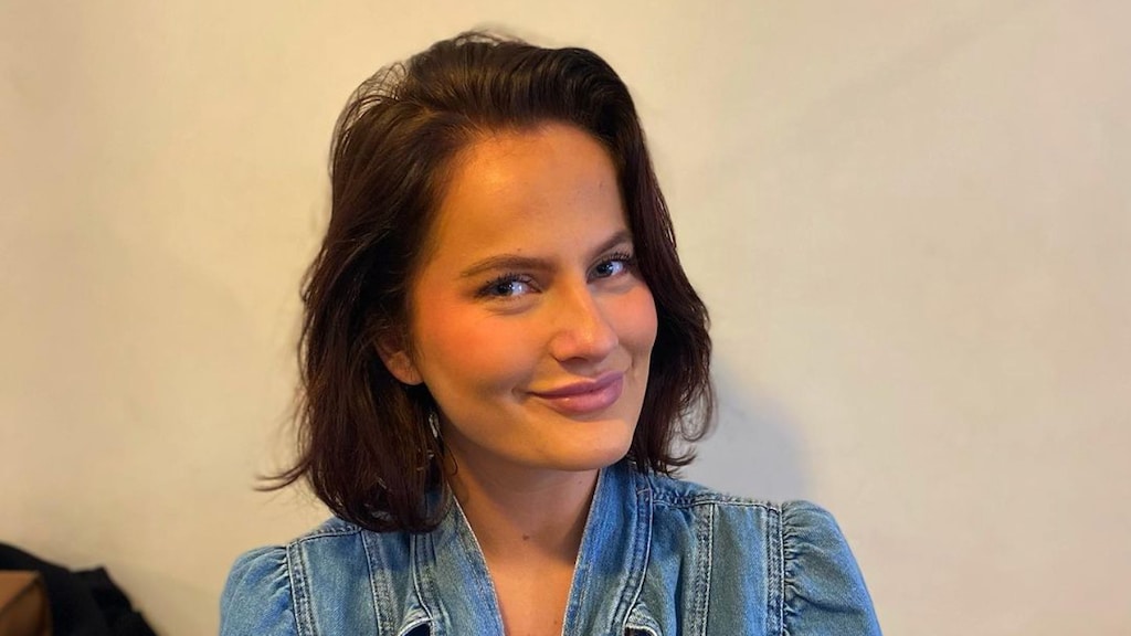 Amy Rose aangesproken op vliegveld tijdens het geven van borstvoeding: 'Te ziek voor woorden'