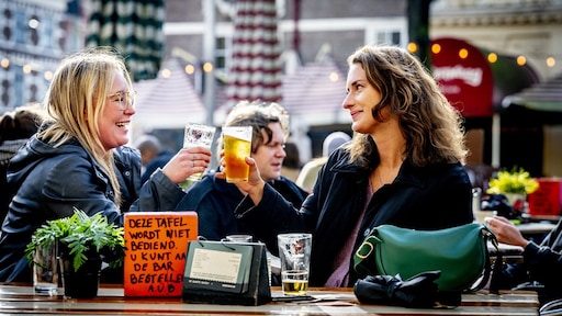 'Ook al moeten we blauwbekken, het terrasseizoen 2024 is geopend'