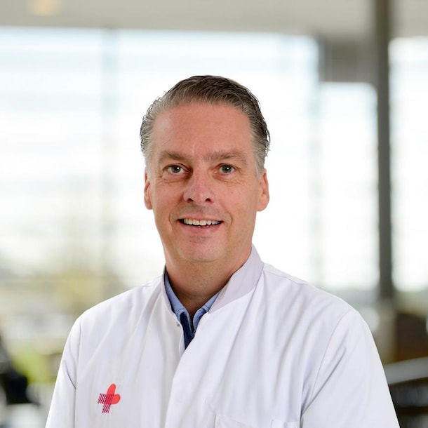 Onze expert: Rob Schipper is uroloog in het Jeroen Bosch Ziekenhuis. In 2022 bracht hij het boek 'De beste seks heb je na je 50ste' uit.