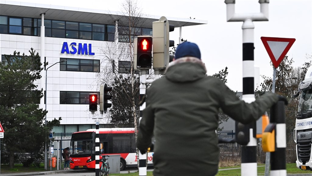 ASML verplaatsen naar het buitenland, kan dat wel?