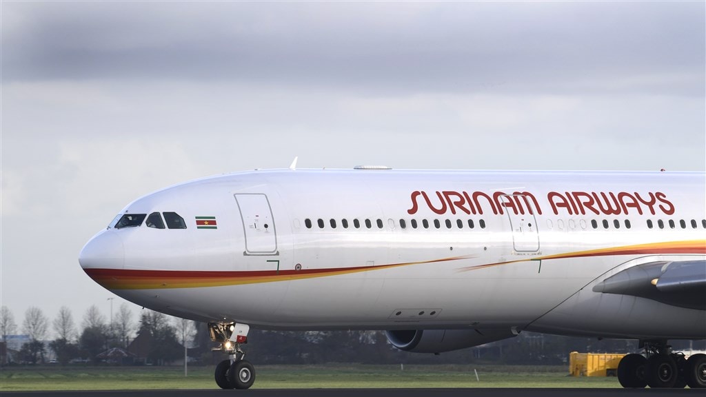 Surinaamse politie vindt 600 kilo cocaïne in vliegtuig met bestemming Schiphol