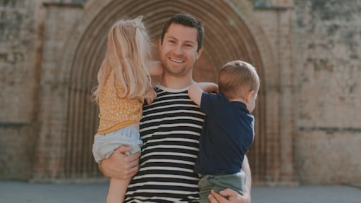 Thuisblijfvader Tim: 'Vrouwen doen steeds meer, nu de mannen nog'