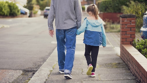 Vrouw laat man zeven jaar lang in de waan dat hij vader van haar dochter is