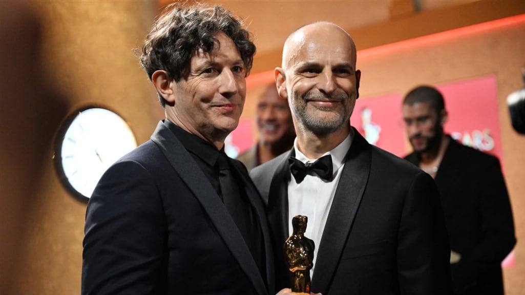 Jonathan Glazer (links), winnaar van de Oscar voor beste buitenlandse film: The Zone of Interest