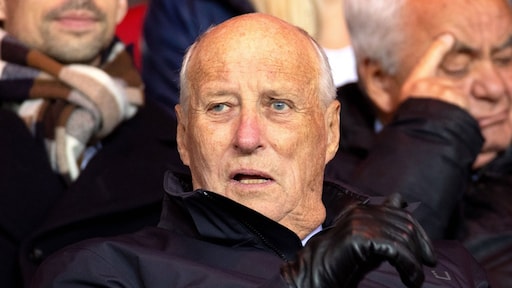 Koning Harald (87) onder het mes voor permanente pacemaker