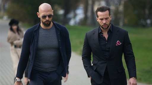 Andrew Tate en broer Tristan opnieuw opgepakt in Roemenië