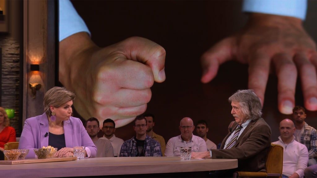 Vandaag Inside-kijkers zien hoe Angela de Jong Johan Derksen 'doormidden zaagt'