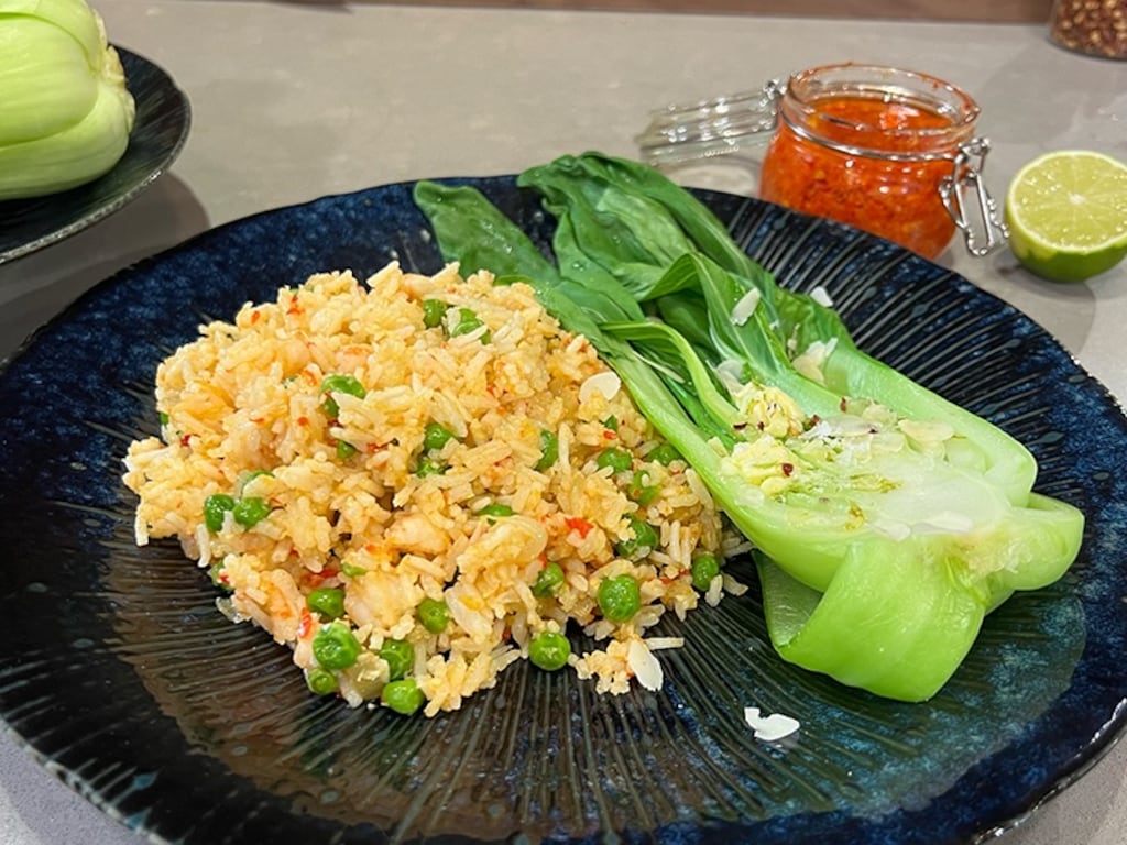 Kokosrijst met garnalen, zelfgemaakte sambal en paksoi met limoenboter ...