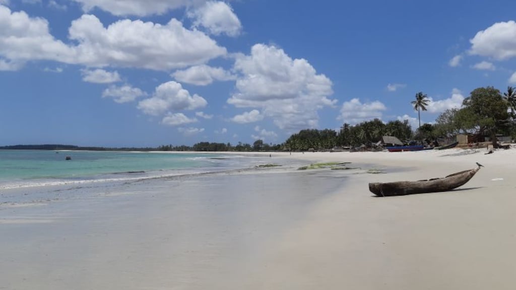 Elke drie maanden heeft Guido even vakantie om tot rust te komen. Vanuit Jemen vloog hij naar Tanzania. "Dit is echt nodig om mijn hoofd even leeg te krijgen."