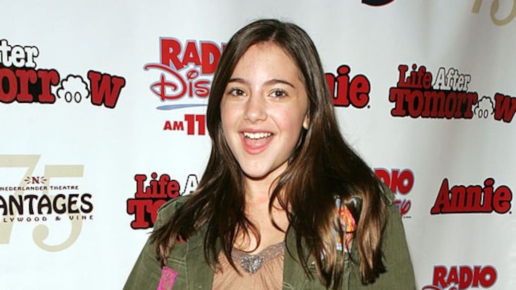 Zoey 101-actrice niet onder de indruk van excuusvideo Nickelodeon-producer