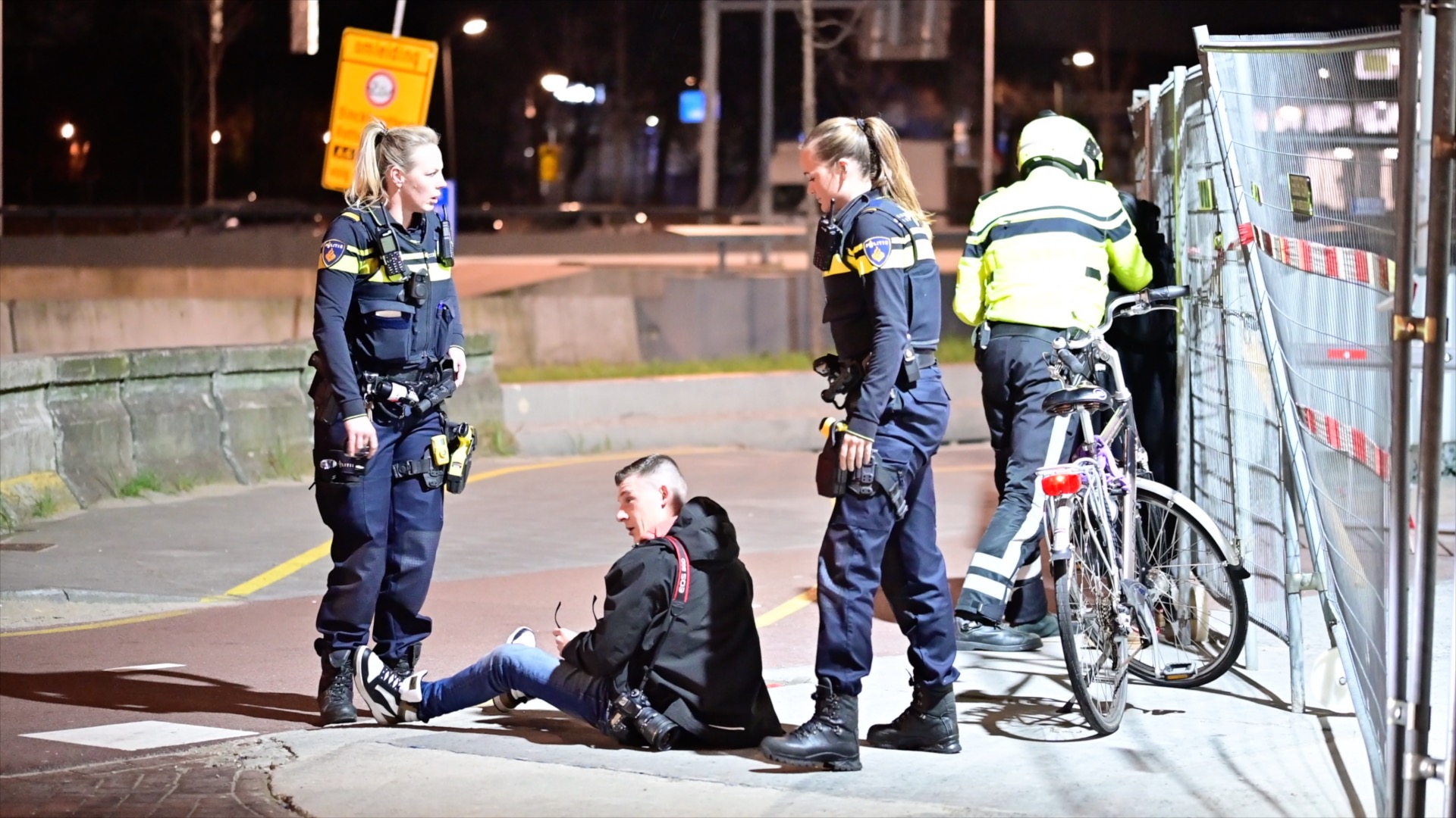 112-fotograaf Olav filmt eigen mishandeling: 'Spieren gekneusd, hersenschudding en veel pijn'