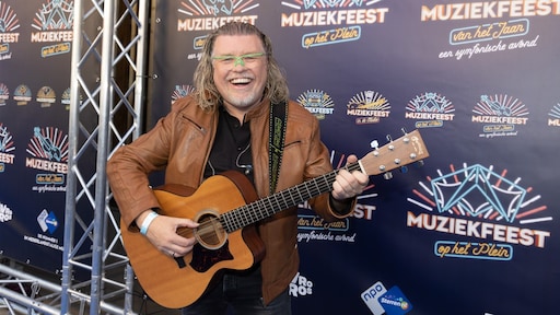 René Karst overleden aan hartstilstand, echtgenote trof zanger levenloos aan in bed