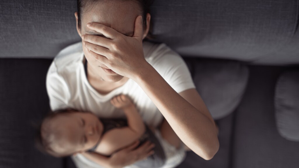 Nora vindt het moederschap best zwaar: 'Klaag ik te veel?'