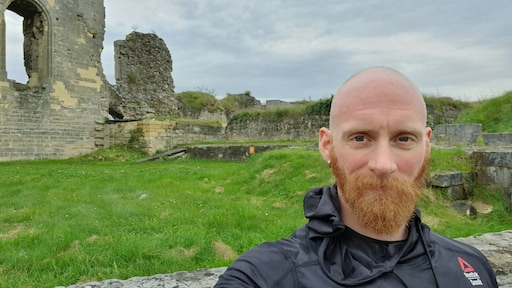 Micha is aseksueel in een 'wereld die om seks draait'