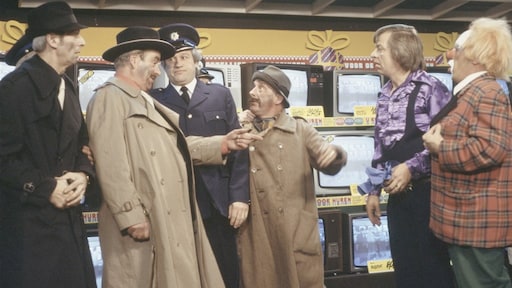 Bassie & Adriaan-boef Harry Dikmans (96) overleden