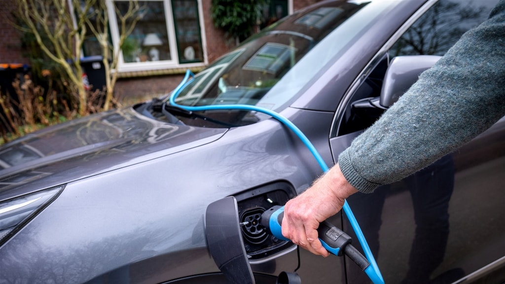 Vrees voor hoge belasting elektrische auto's: 'Stuk duurder dan benzineauto'