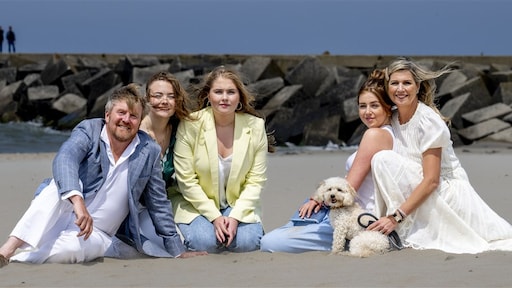 Máxima leert dochters over budget: 'Als ze iets extra's willen, moeten ze daarvoor werken'