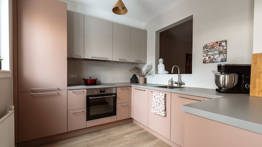 KZK: een echt meidenhuis mét roze keuken voor Alethea en haar dochters