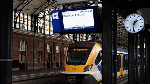 NS legt treinverkeer zaterdag 3 minuten stil na mishandeling conducteur: 'Maat is vol'