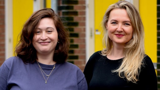 Emma en Lizzy willen meer oog voor singles: 'We zijn nu óf vrijgevochten óf zielig'