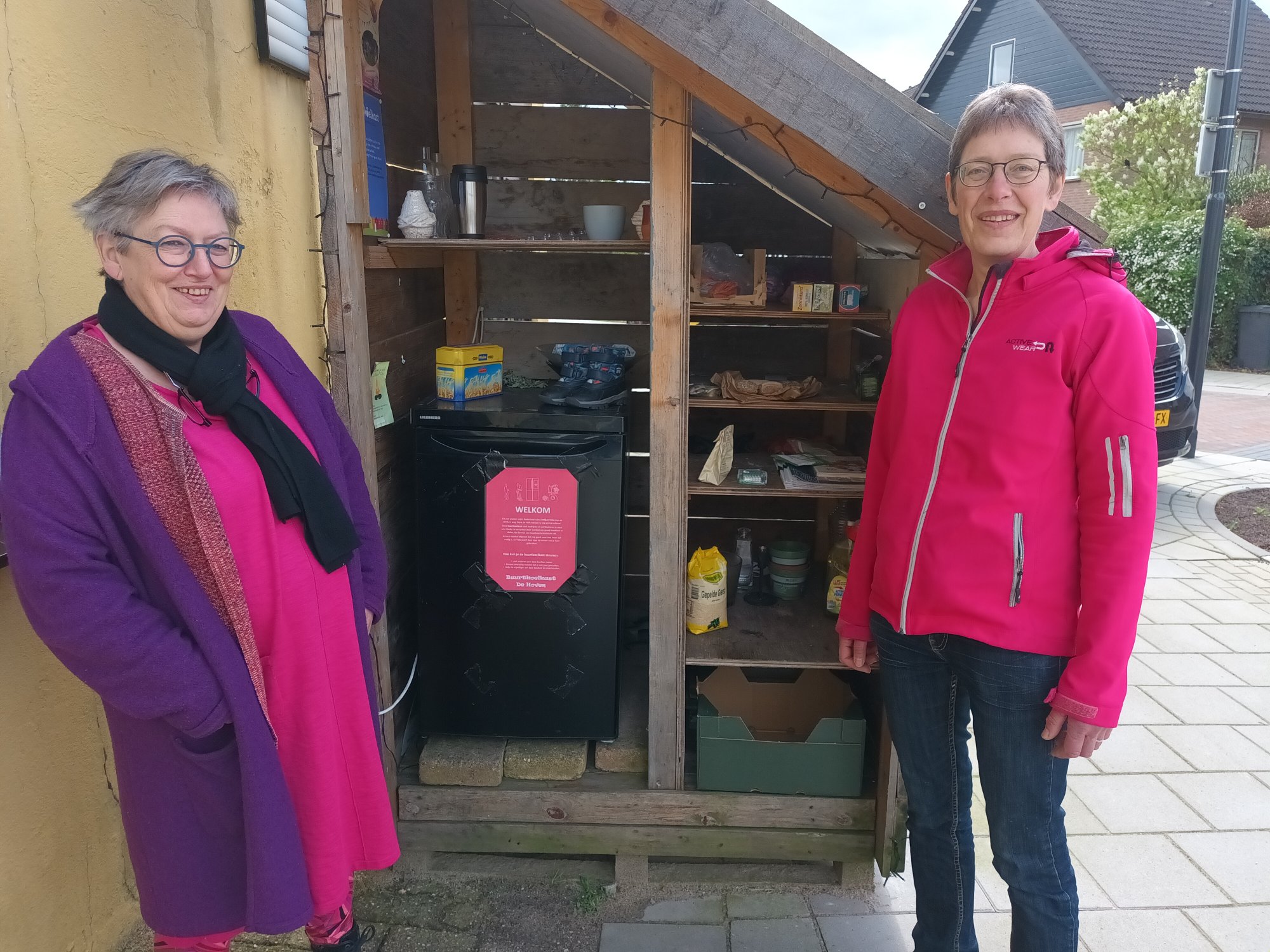 Buurtkoelkast groot succes in Zutphen: 'Mensen fietsen om voor gratis eten'