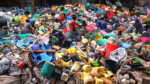 Plastic gaat zorgen voor wereldwijde CO2-explosie: 'Gevolgen voor al het leven'