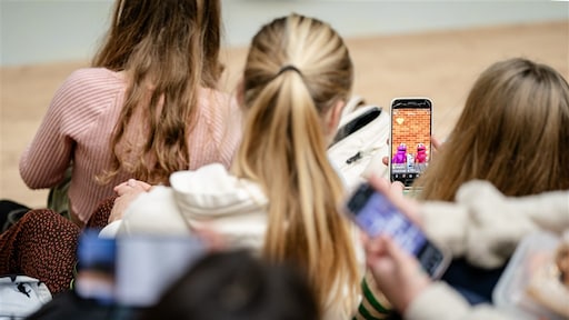 Verdeeldheid over telefoonverbod op mbo: 'We zijn toch geen kleuterklas'
