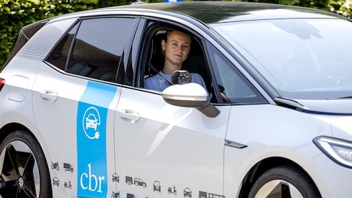 CBR optimistisch over wachttijden rijexamen, branche is sceptisch: eerst zien, dan geloven