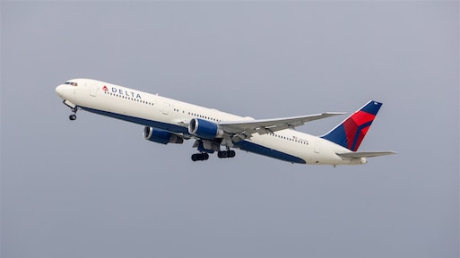 Wéér verliest een Boeing een onderdeel: noodglijbaan valt eraf