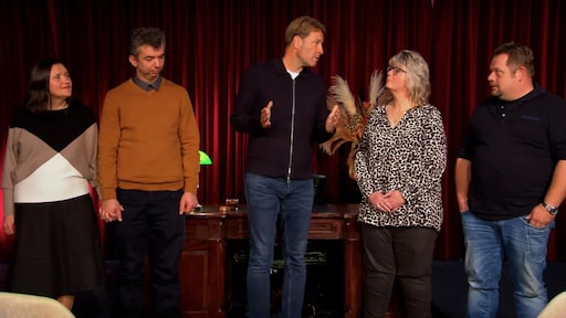 Werkbus drijft buurvrouw tot waanzin in Mr. Frank Visser Doet Uitspraak