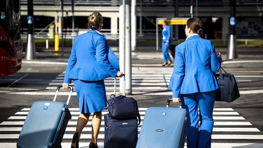 Stewardess Sophie kreeg kanker na 12.600 vlieguren: is werken in de lucht ongezond?