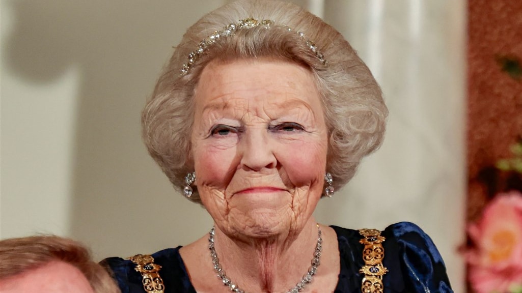Prinses Beatrix blikt terug op 'Canadese jaren' tijdens speeltuinbezoek