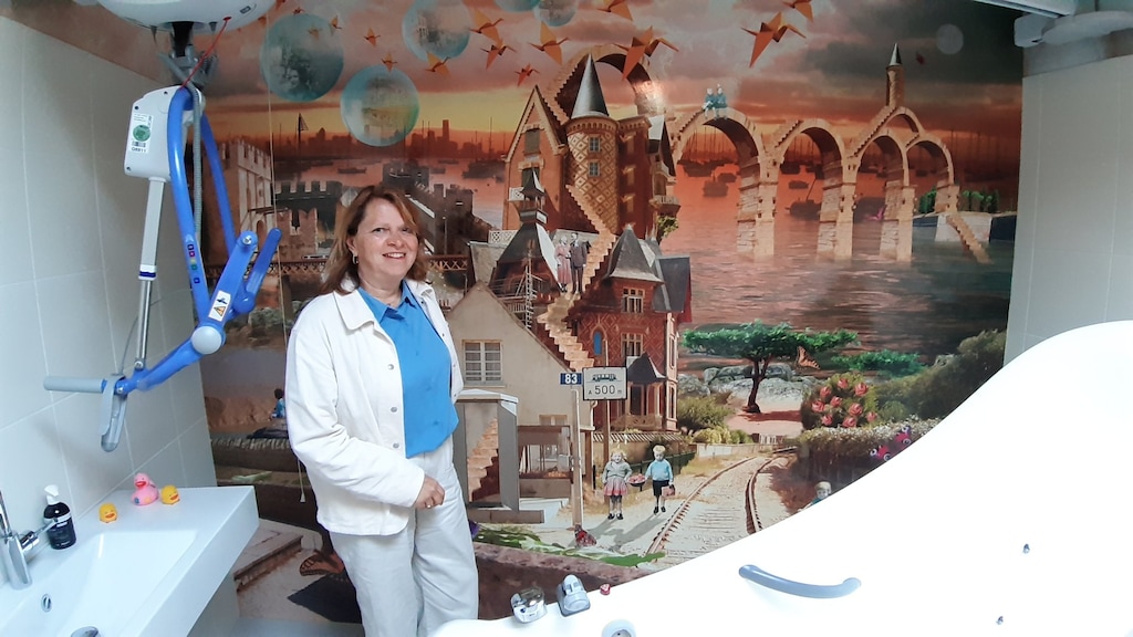 Bij het kunstwerk waarin eigen foto's zijn verwerkt.