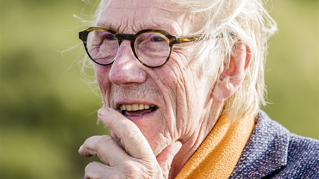 Voorstellingen Freek de Jonge uitgesteld om nieuw boek