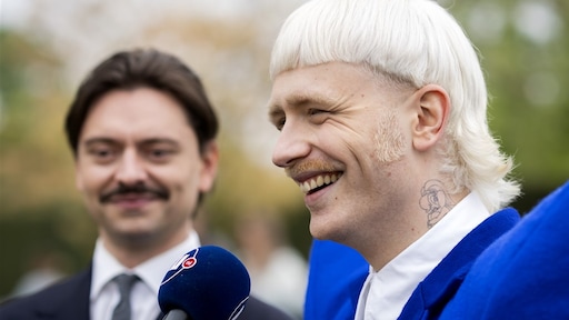 Joost Klein en Gover Meit vonden eerste songfestivalweek 'behoorlijk pittig'