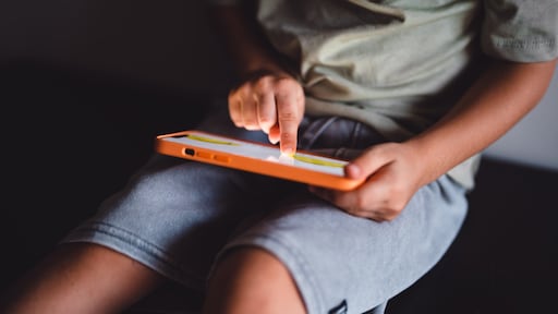 'Zorgwekkende' trend: veel kinderpornomateriaal gemaakt door kinderen zelf